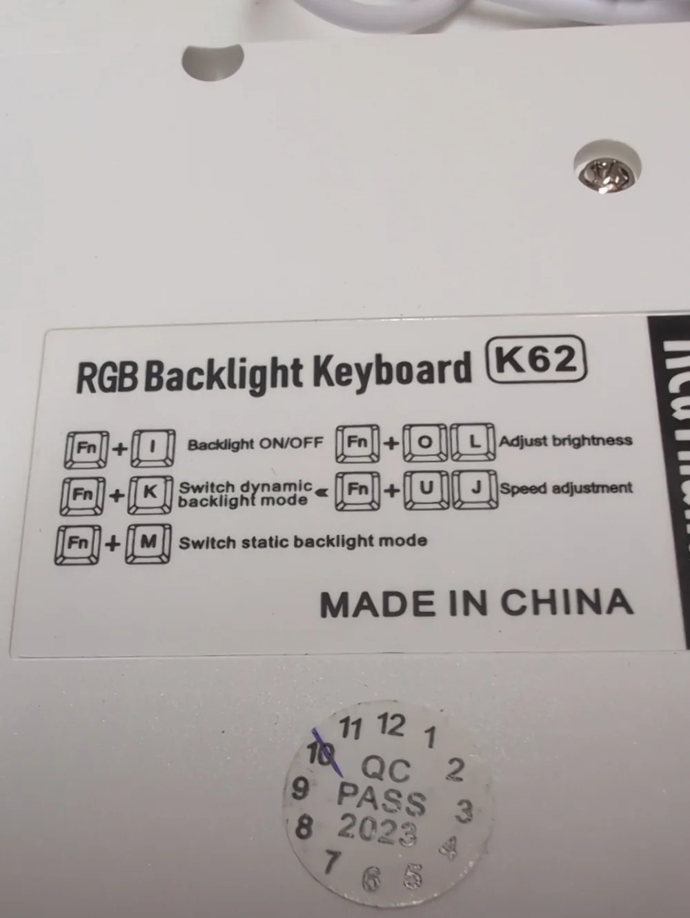 K62 RGB Backlight Keyboard — White. (95)